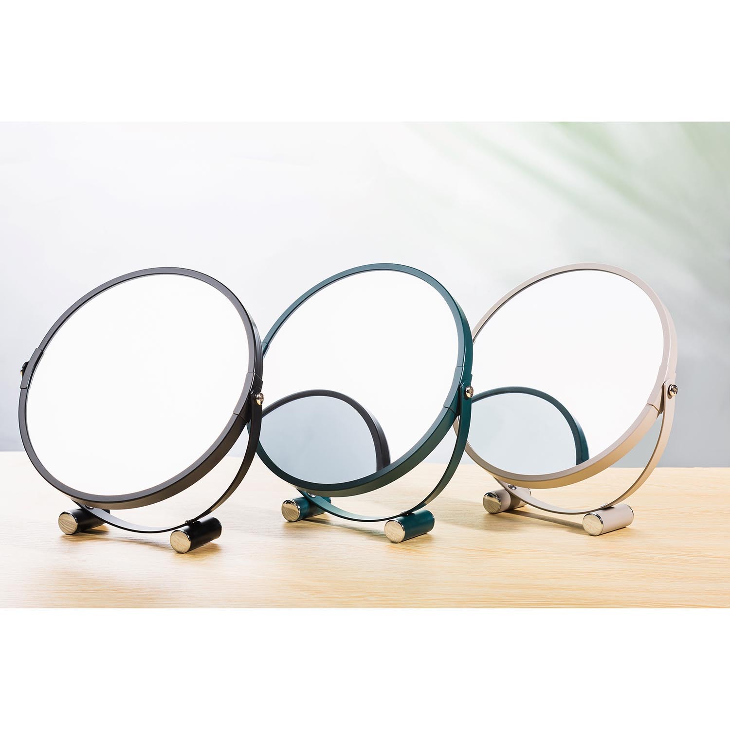 Single Round Cosmetic Mirror 19 x 18.5cm in Assorted styles Image 5
