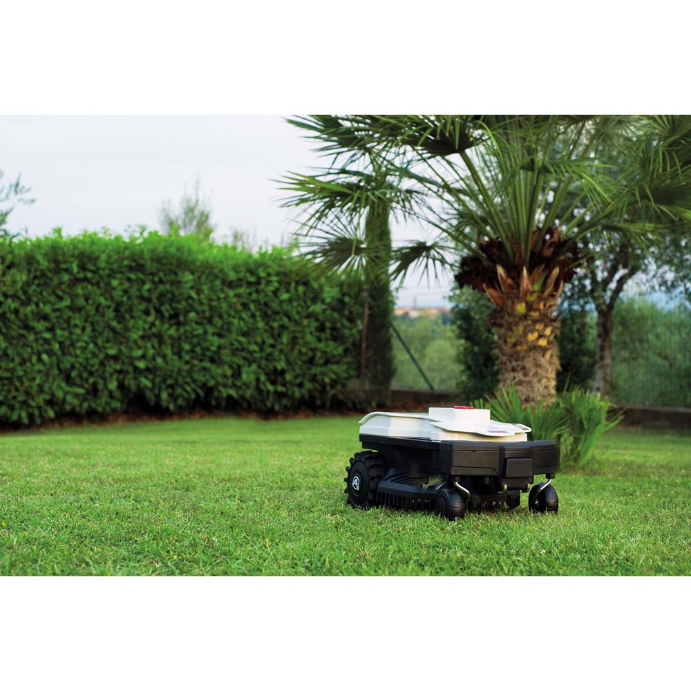 Ambrogio Twenty Elite AM020L4F1Z 2.5Ah Self Propelled 18cm Robotic Lawn Mower Image 6