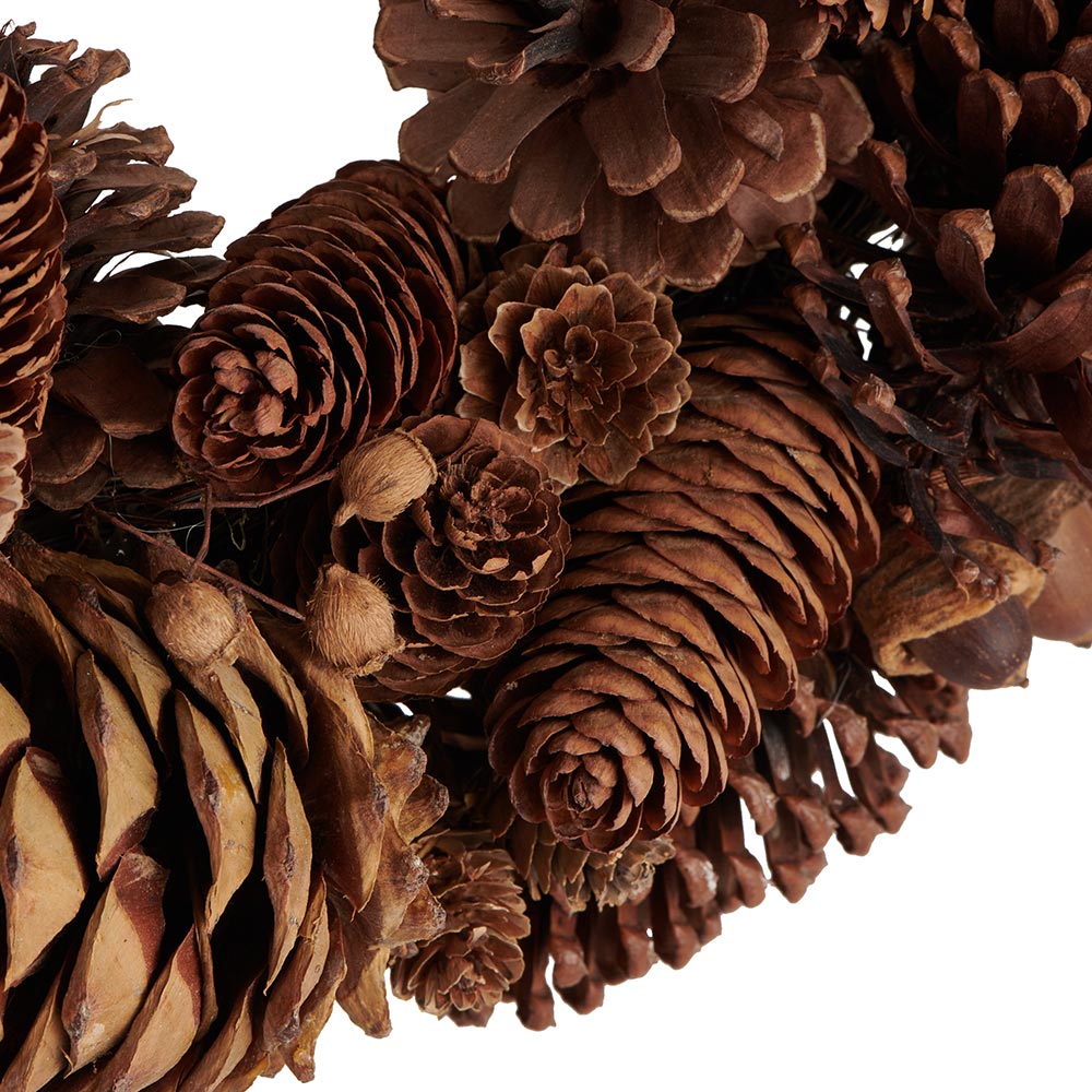 Wilko 40cm Christmas Wreath with Natural Cones Image 5