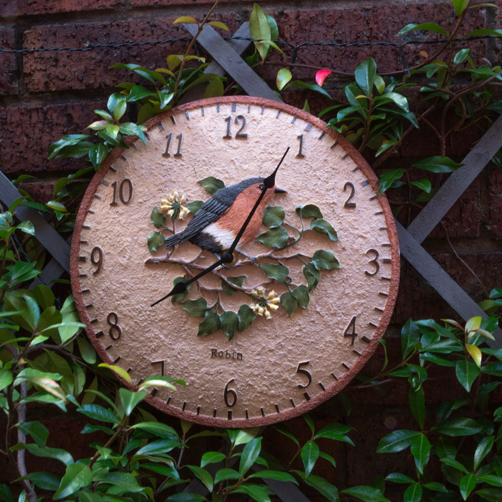 St Helens Robin Design Outdoor Garden Clock 30cm Image 2