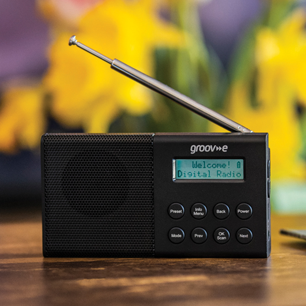 Groov-e Geneva Portable DAB and FM Digital Radio Image 2