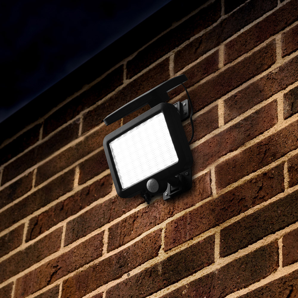 wilko Motion Sensor 56 LED Solar Security Light Image 2