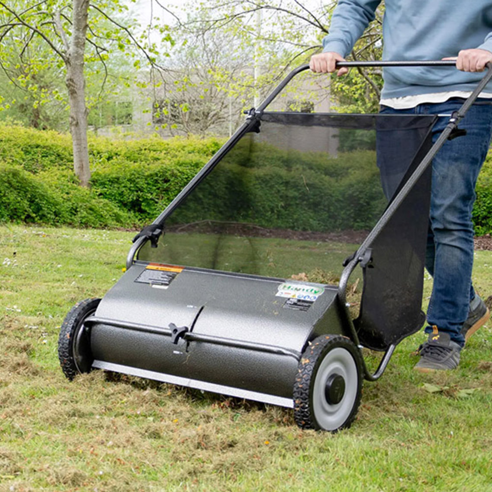 The Handy Push Lawn Sweeper 66cm Image 8