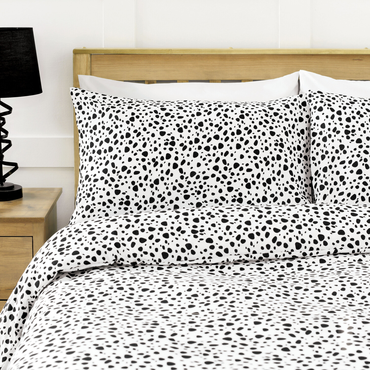 My Home Dottie King Size Monochrome Duvet Cover and Pillowcase Set Image 3