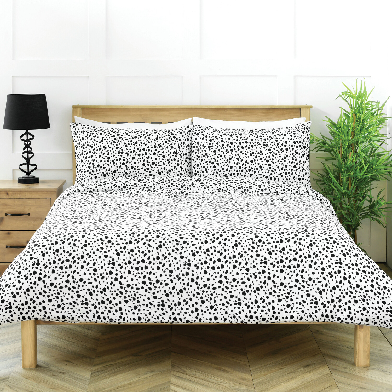 My Home Dottie King Size Monochrome Duvet Cover and Pillowcase Set Image 1