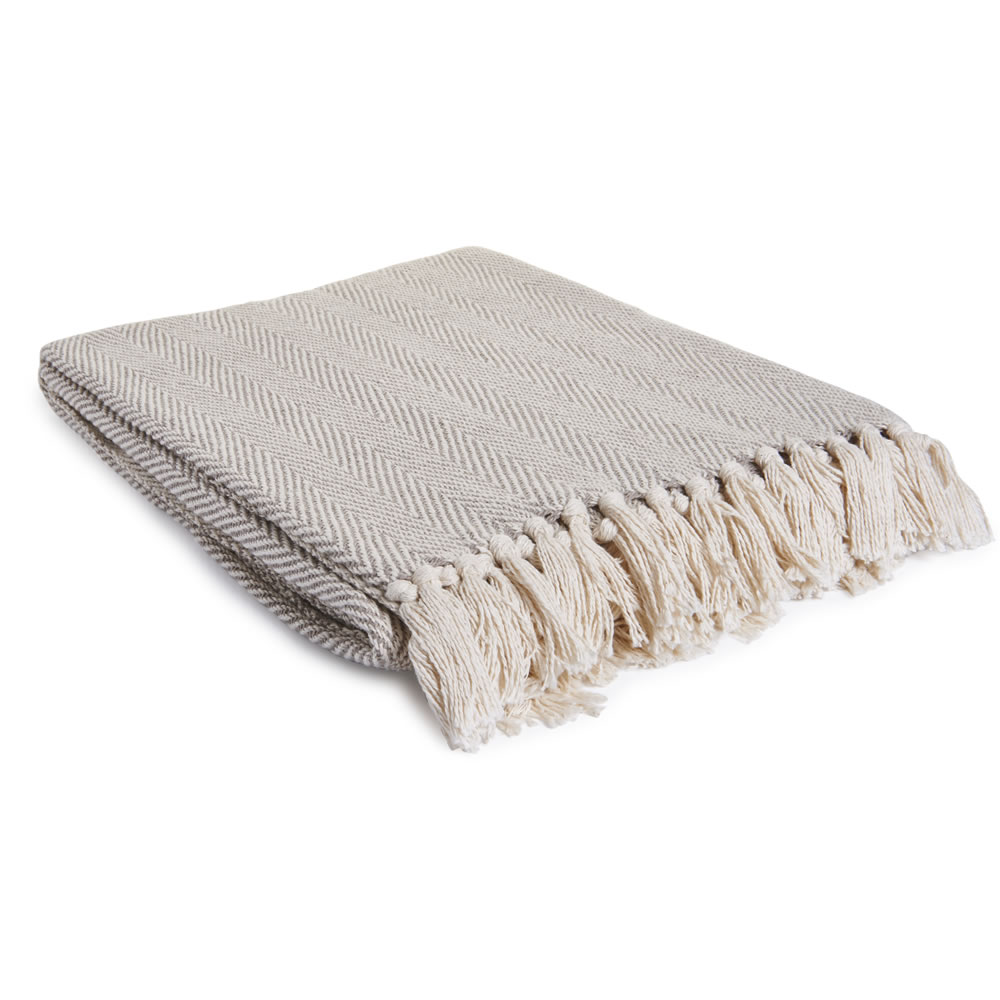 Wilko Herringbone Throw Natural 127 x 152cm Wilko