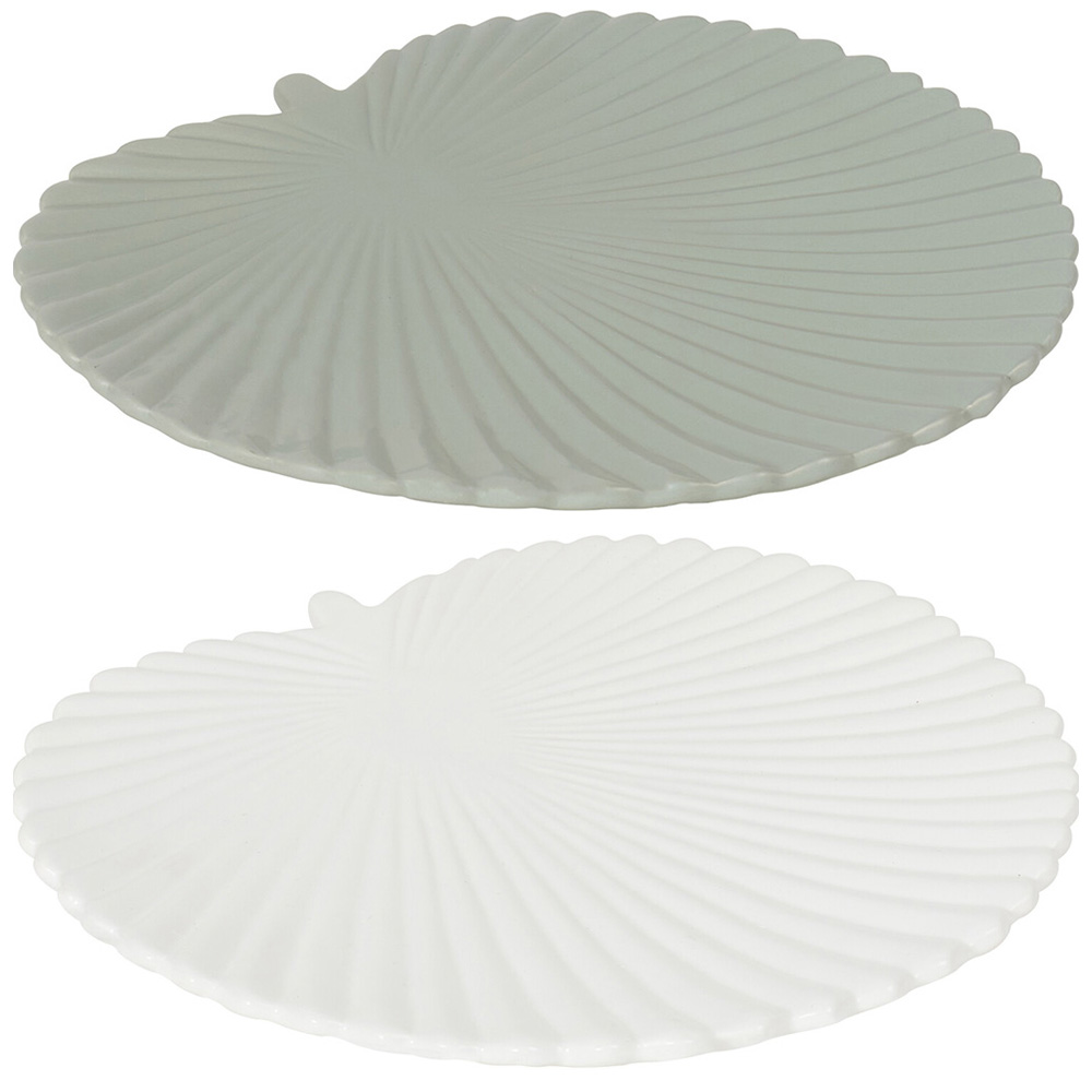 Single Palm Leaf Tray in Assorted styles Image 1