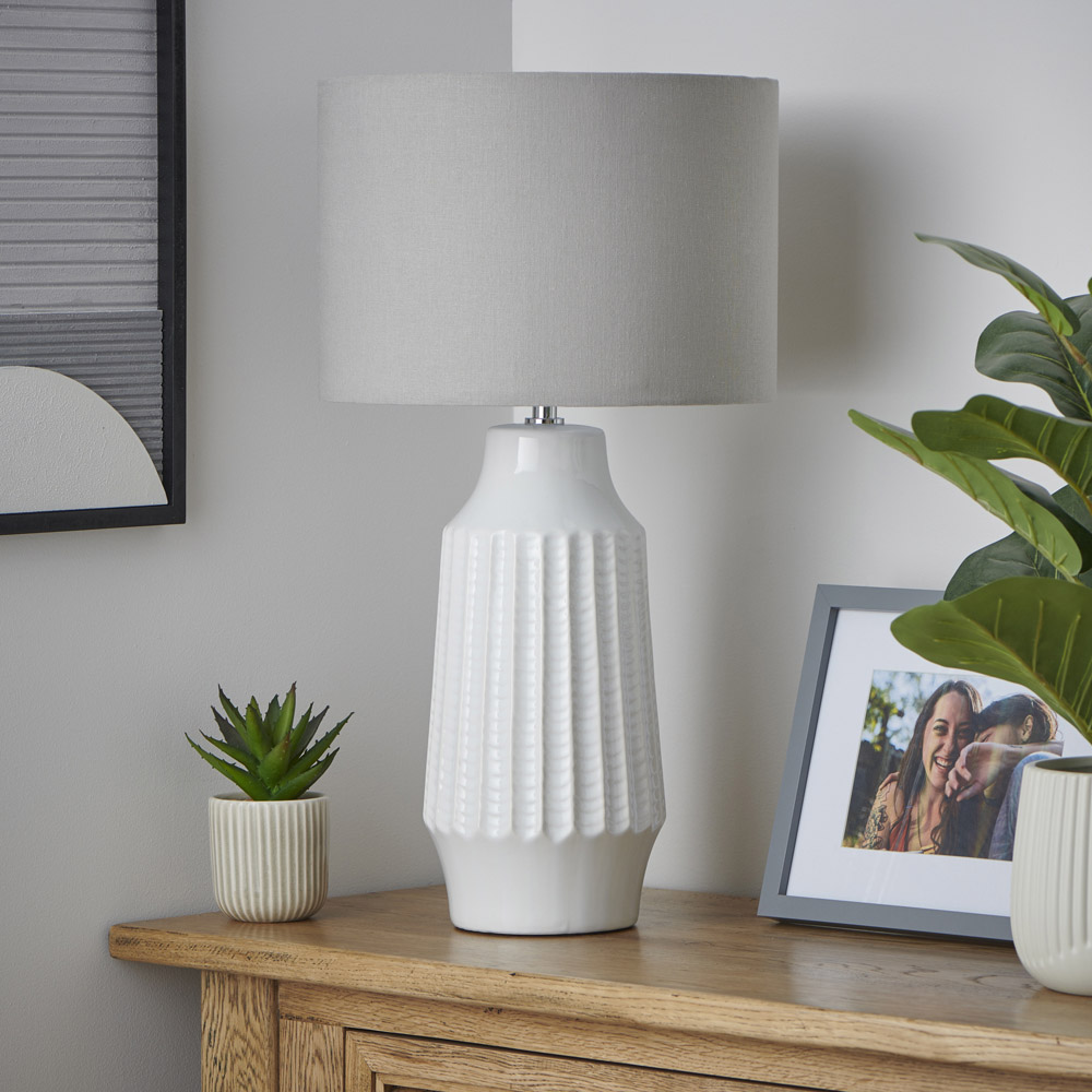 Wilko White Ceramic Knit Base Table Lamp Image 2