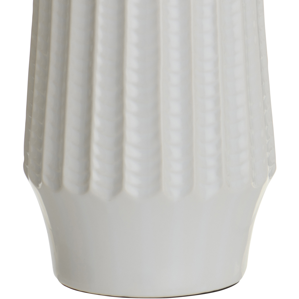 Wilko White Ceramic Knit Base Table Lamp Image 5