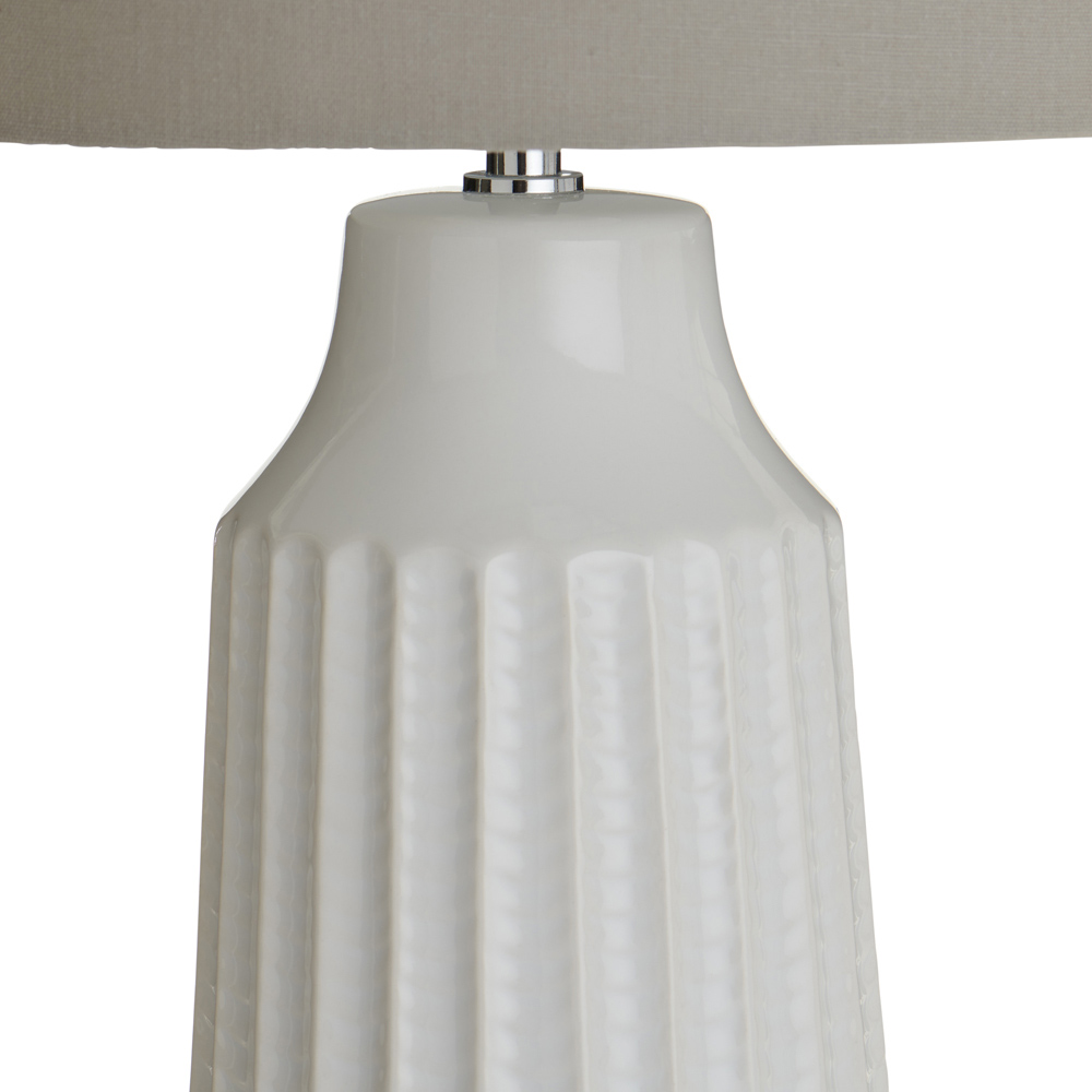 Wilko White Ceramic Knit Base Table Lamp Image 4