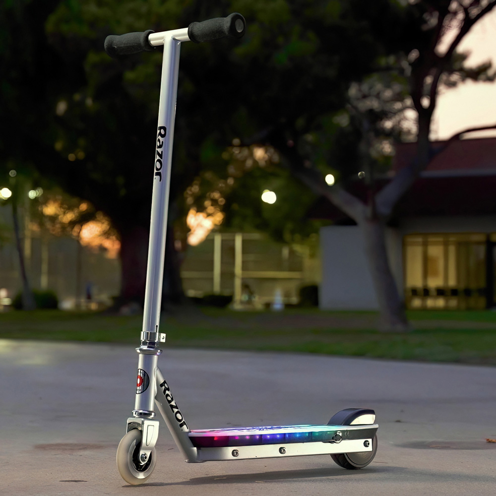 Razor ColorRave Electric Scooter Silver Image 2