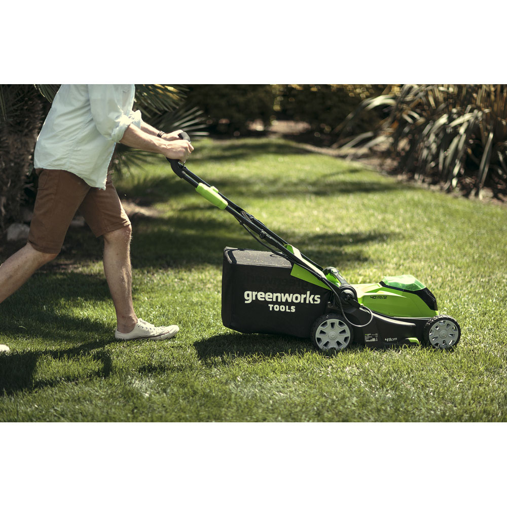 Greenworks GWG40LM41K2X 40V Hand Propelled 41cm Rotary Lawn Mower Image 9