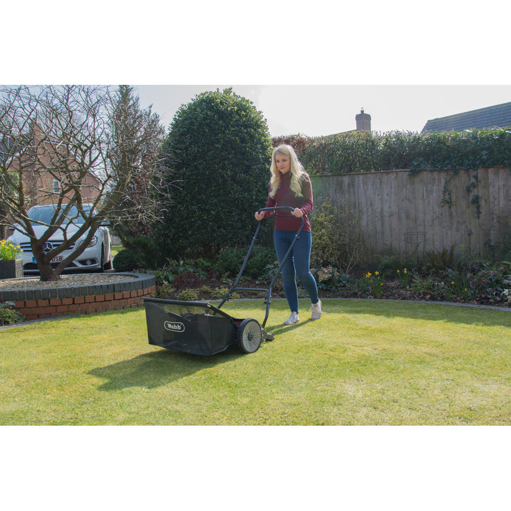 Webb WEH18 Hand Propelled 45cm Cylinder Manual Lawn Mower Image 3