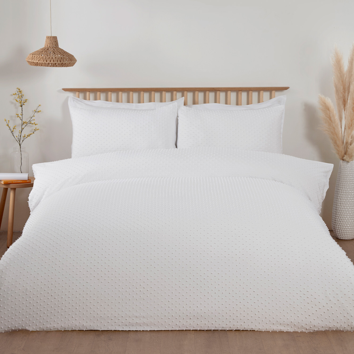Sienna Tufted Dot Duvet Cover and Pillowcase Set - White / King Image 1