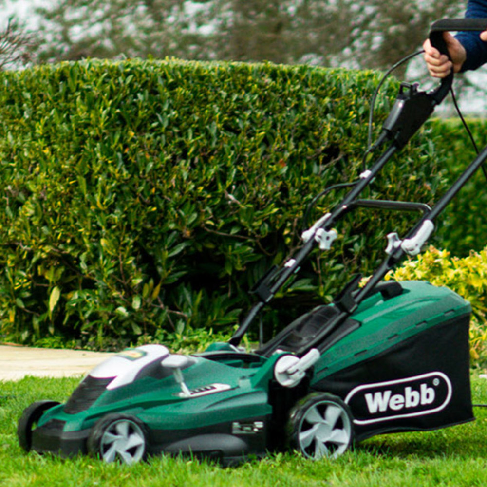 Webb Classic WEER36 1600W Hand Propelled 36cm Rotary Electric Rotary Lawn Mower Image 2