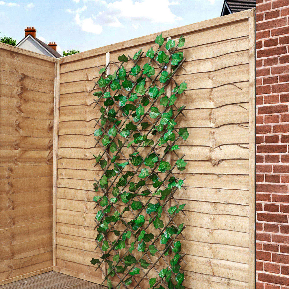 Gardenwize Green Ivy Expandable Garden Trellis with Solar LED Image 4