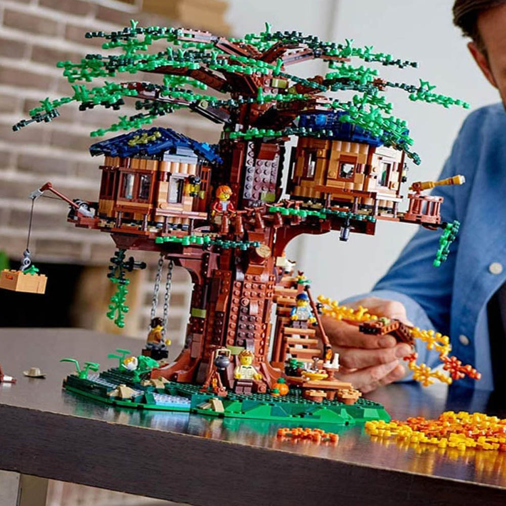 LEGO 21318 Tree House Image 7