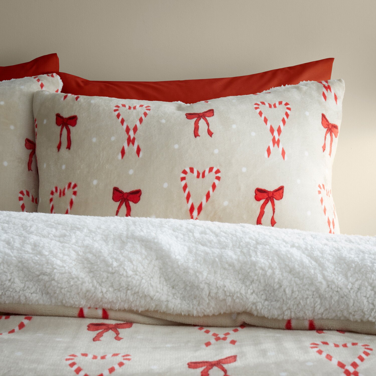 Candy Cane Hearts Fleece Duvet Set Beige and Red Single Image 4