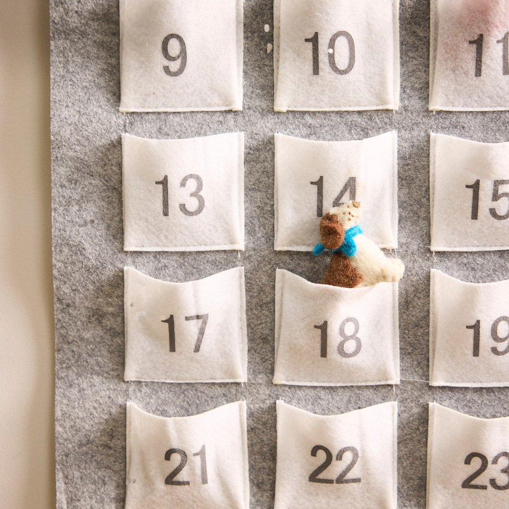 Dibor Young Reindeer and Snowman Christmas Advent Calendar Image 4