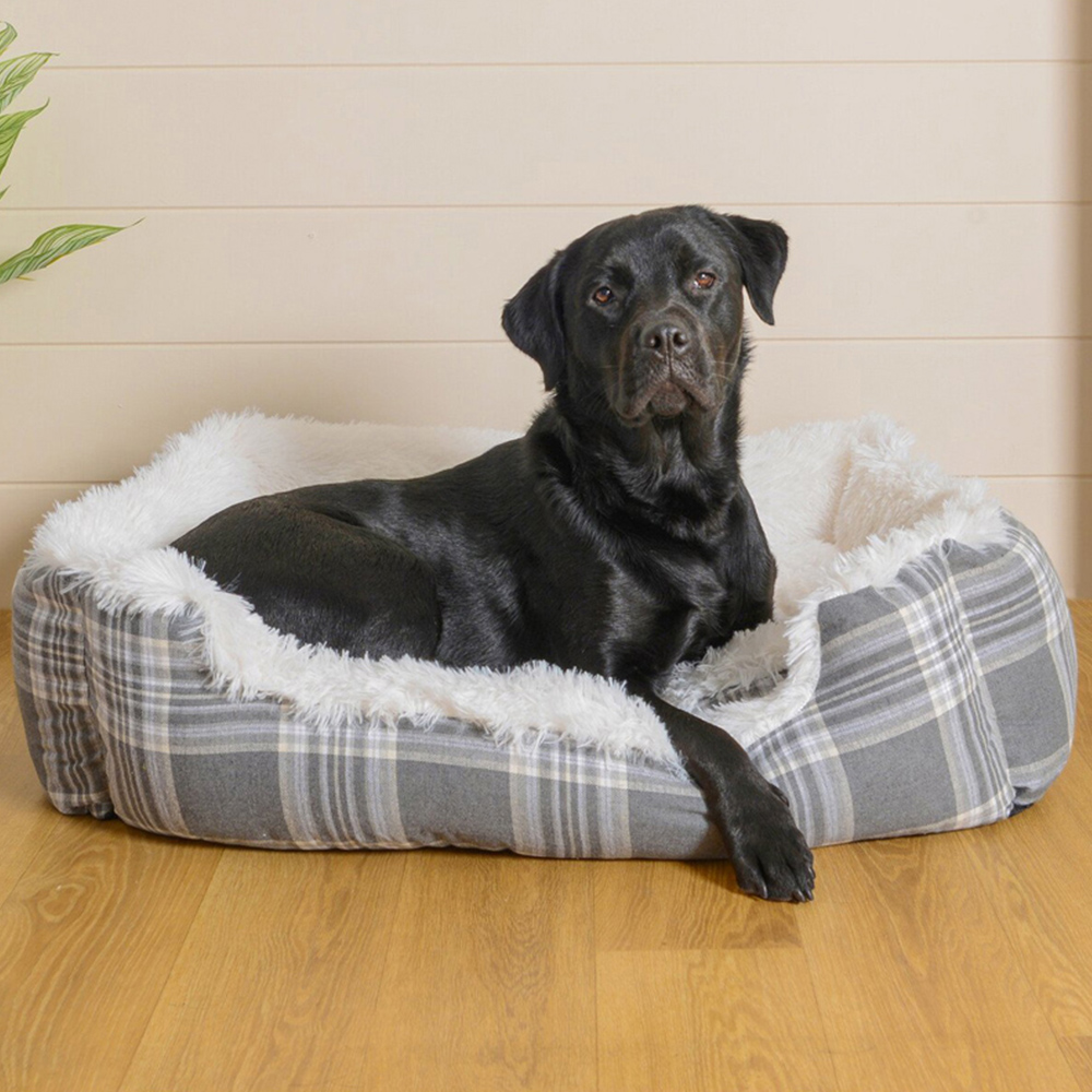 Clever Paws Grey Check Super Fluffy Large Pet Bed Image 2