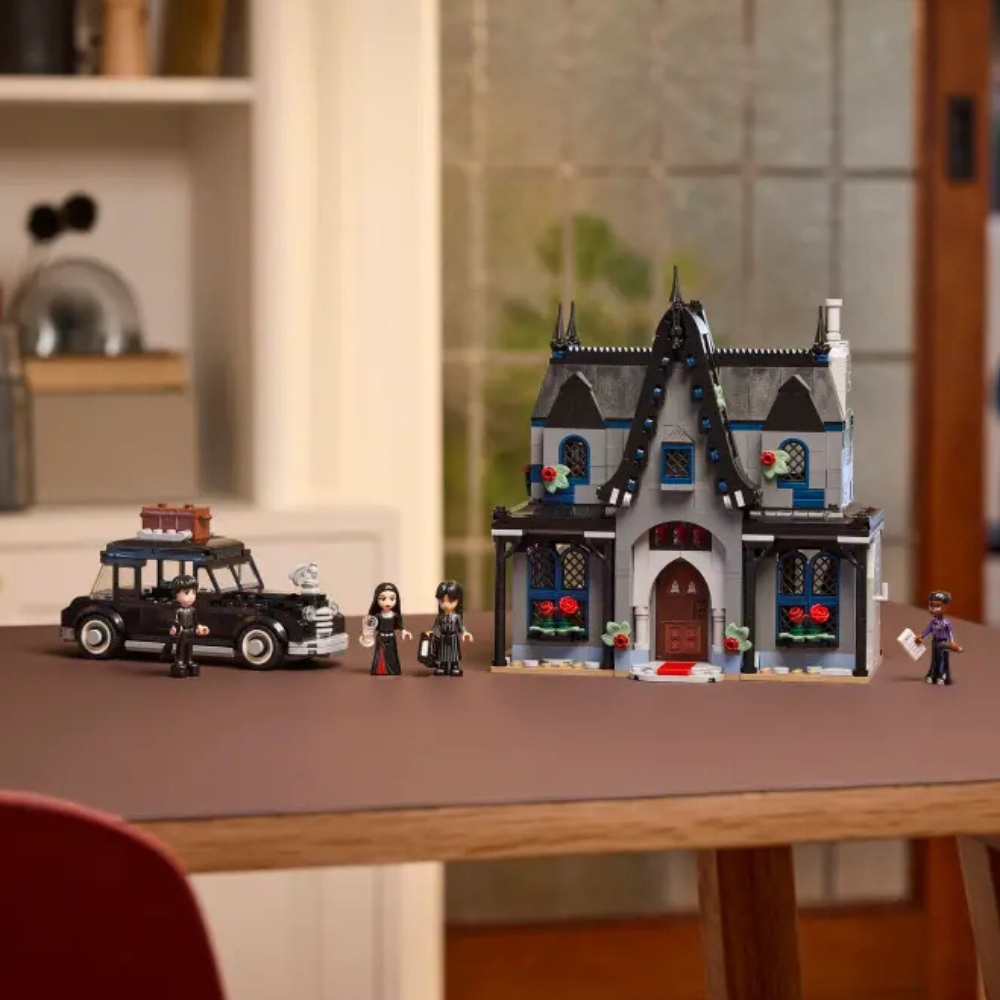 LEGO 76786 Wednesday Morticia's Country House 1002 Pieces Image 2