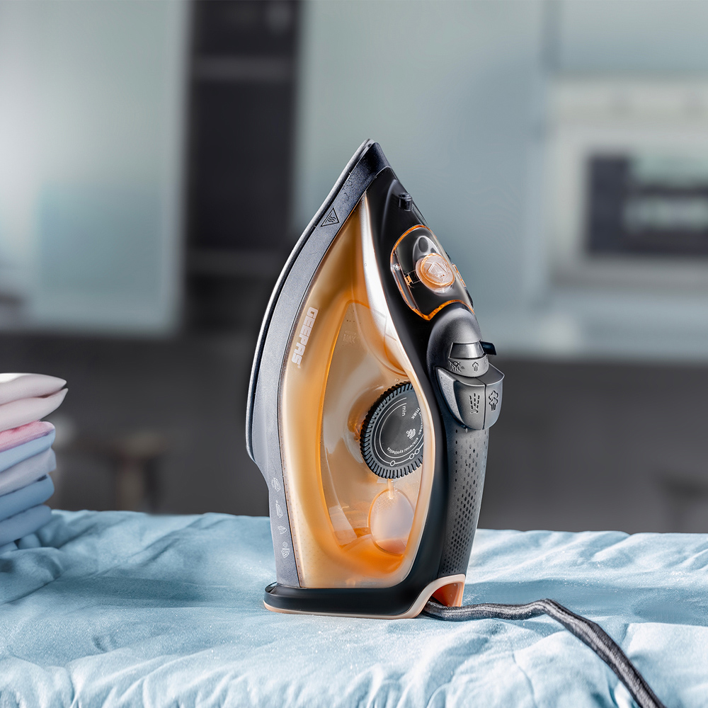 Geepas GSI7783UK-GD Dry and Wet Steam Iron 1800W Image 2