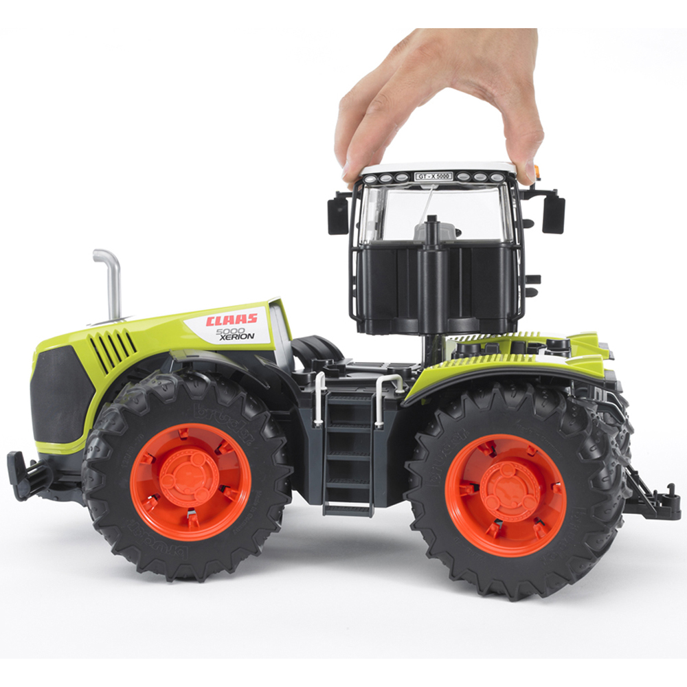Bruder Kids Claas Xerion 5000 Playset Model Image 5