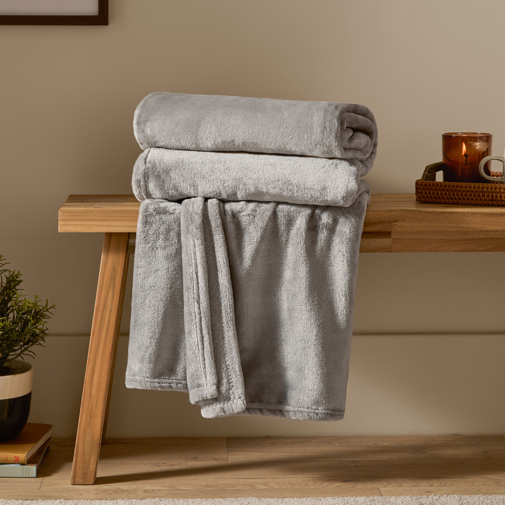 Furn Harrow Grey Fleece Throw 140 x 180cm Image 5