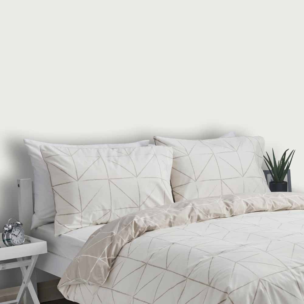 Wilko Walls & Ceilings Chalk White Silk Emulsion Paint 5L Image 5