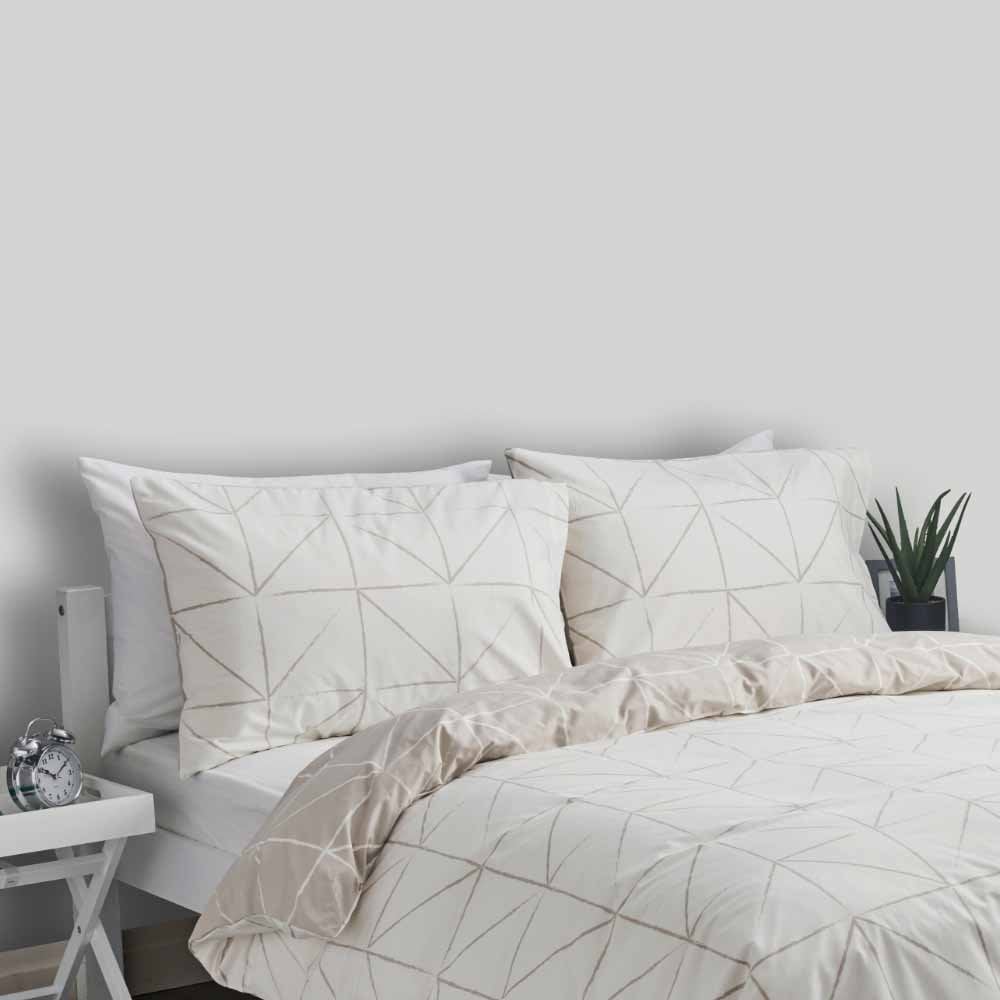 Wilko Walls & Ceilings Grey Whisper Silk Emulsion Paint 5L Image 5