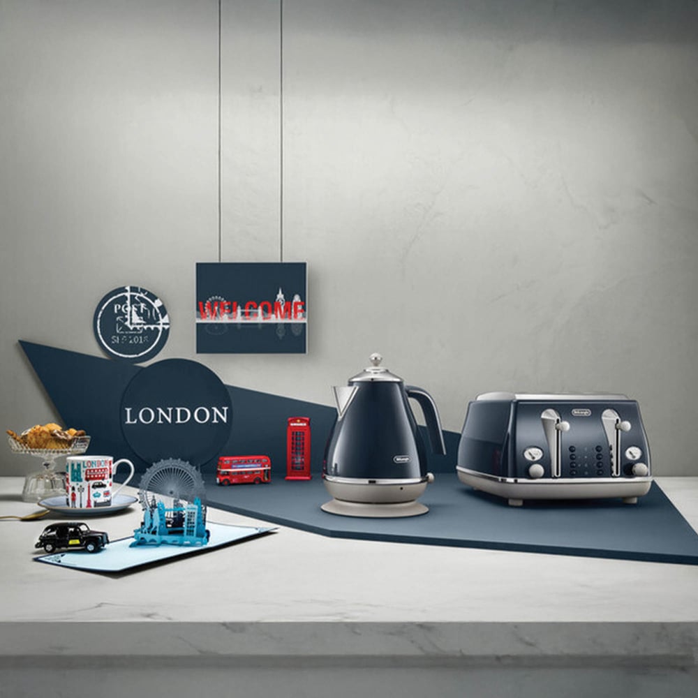 De'Longhi DL4301 London Blue Icona Capitals 1.7L Electric Kettle Image 6