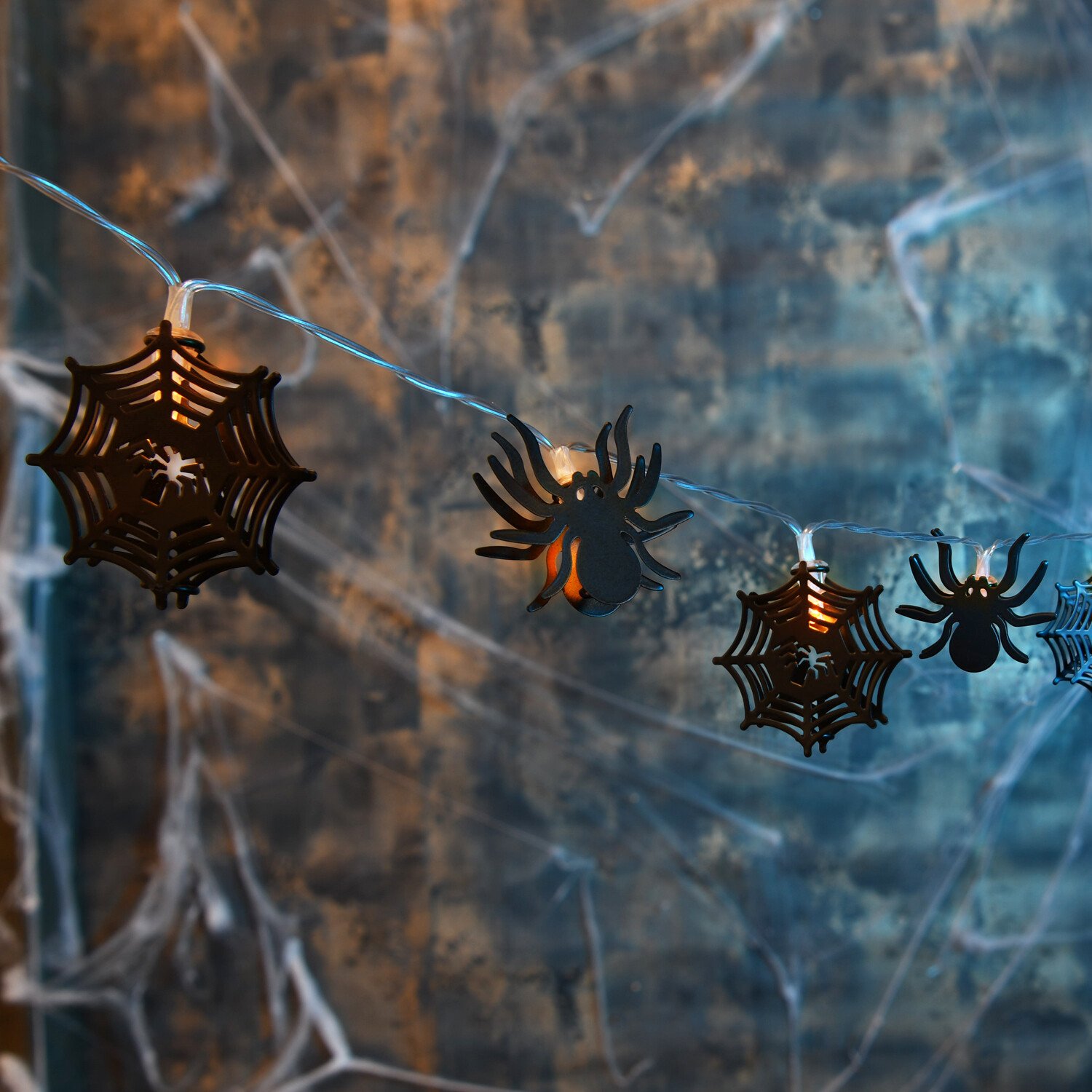 20 LED Spider and Web String Light Black Image 2