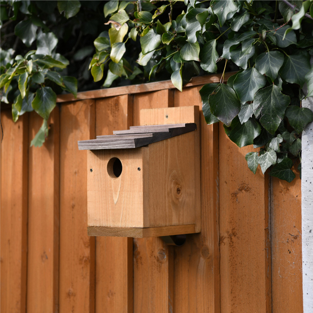 Happy Beaks Classic Nest Box with Shingles Image 5