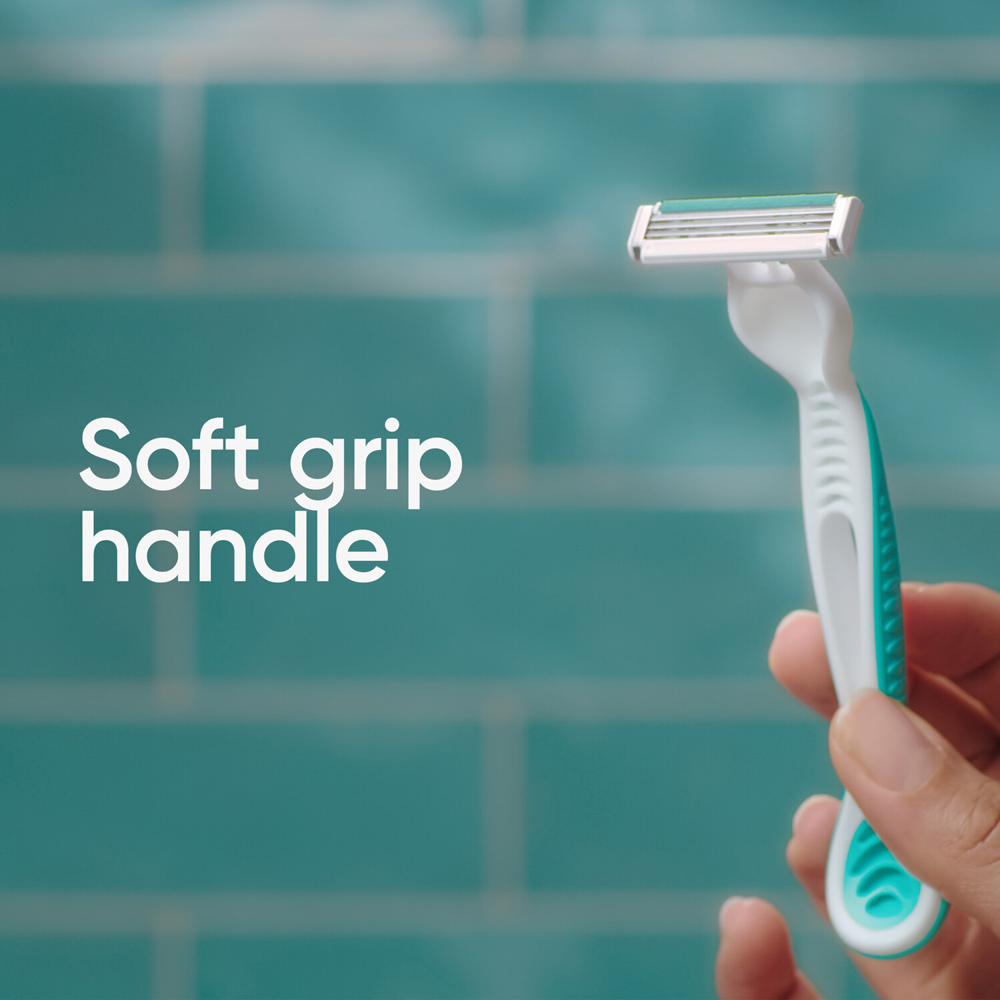 Pack of 6 Venus Comfort Sensitive Disposable Razors Image 3