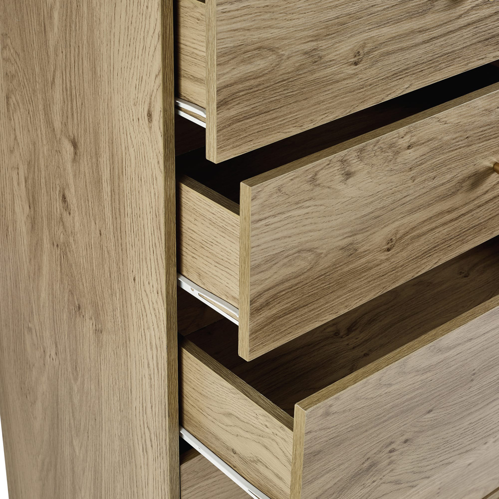 Julian Bowen Ingrid 5 Drawer Oak Chest of Drawers Image 7