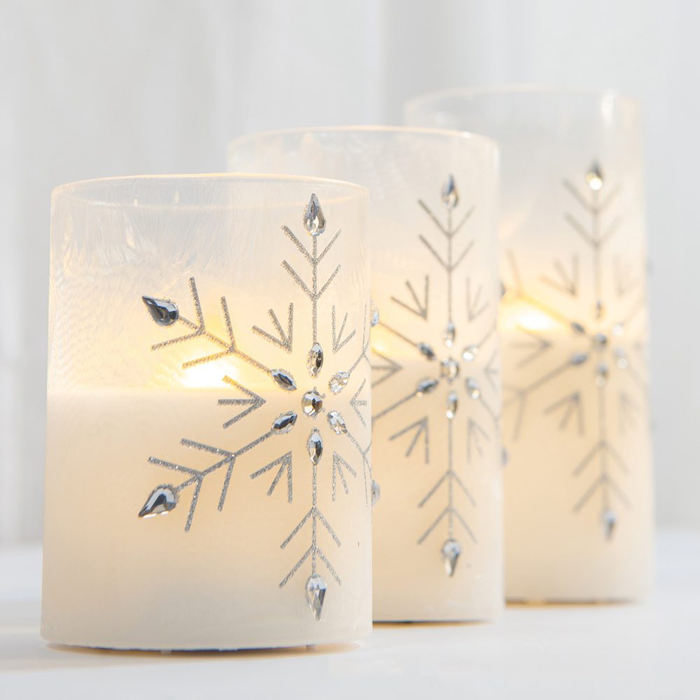 Snowflake LED Candles Set White Image 7