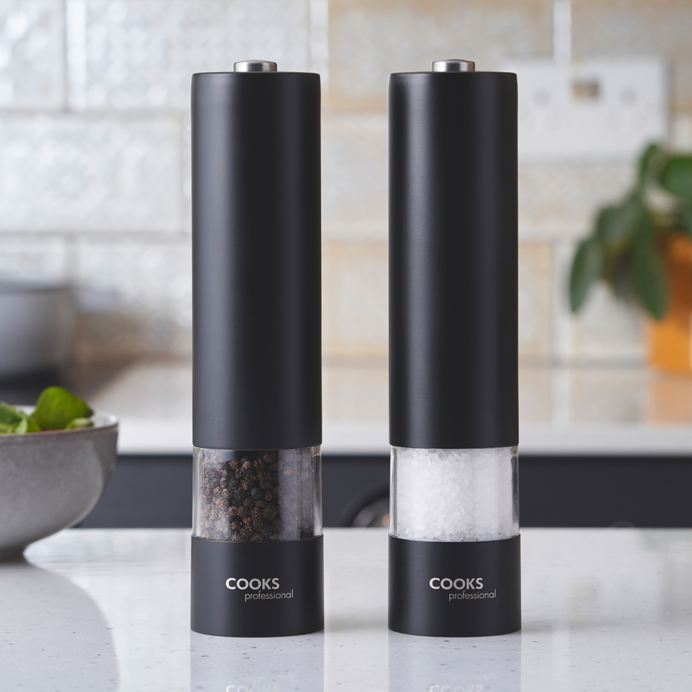 Cooks Professional Electric Black Salt and Pepper Mill Grinder Image 2