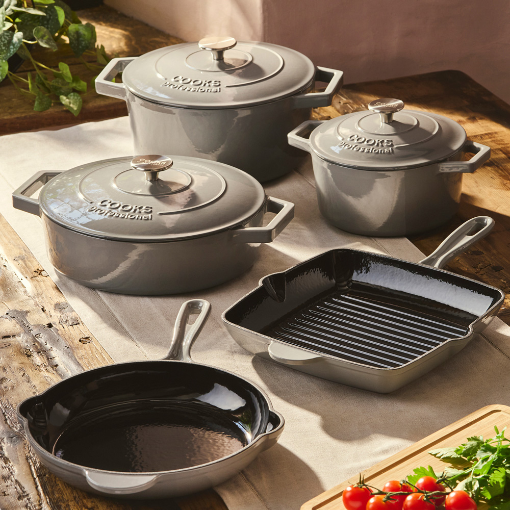 Cooks Professional 5 Piece Cast Iron Complete Cookware Set | Wilko