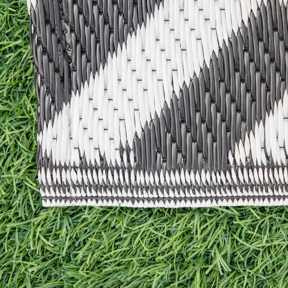 Outsunny Black and White Reversible Outdoor Rug 182 x 274cm Image 3