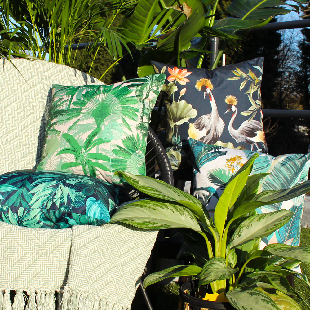 furn. Psychedelic Green Jungle Tropical UV and Water Resistant Outdoor Cushion Image 3