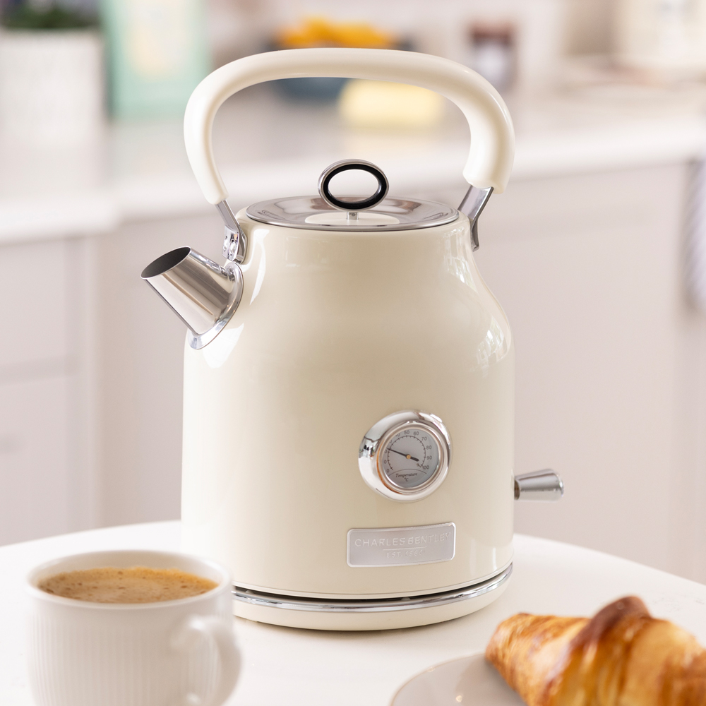 Charles Bentley Cream and Chrome 1.7L Kettle Image 2