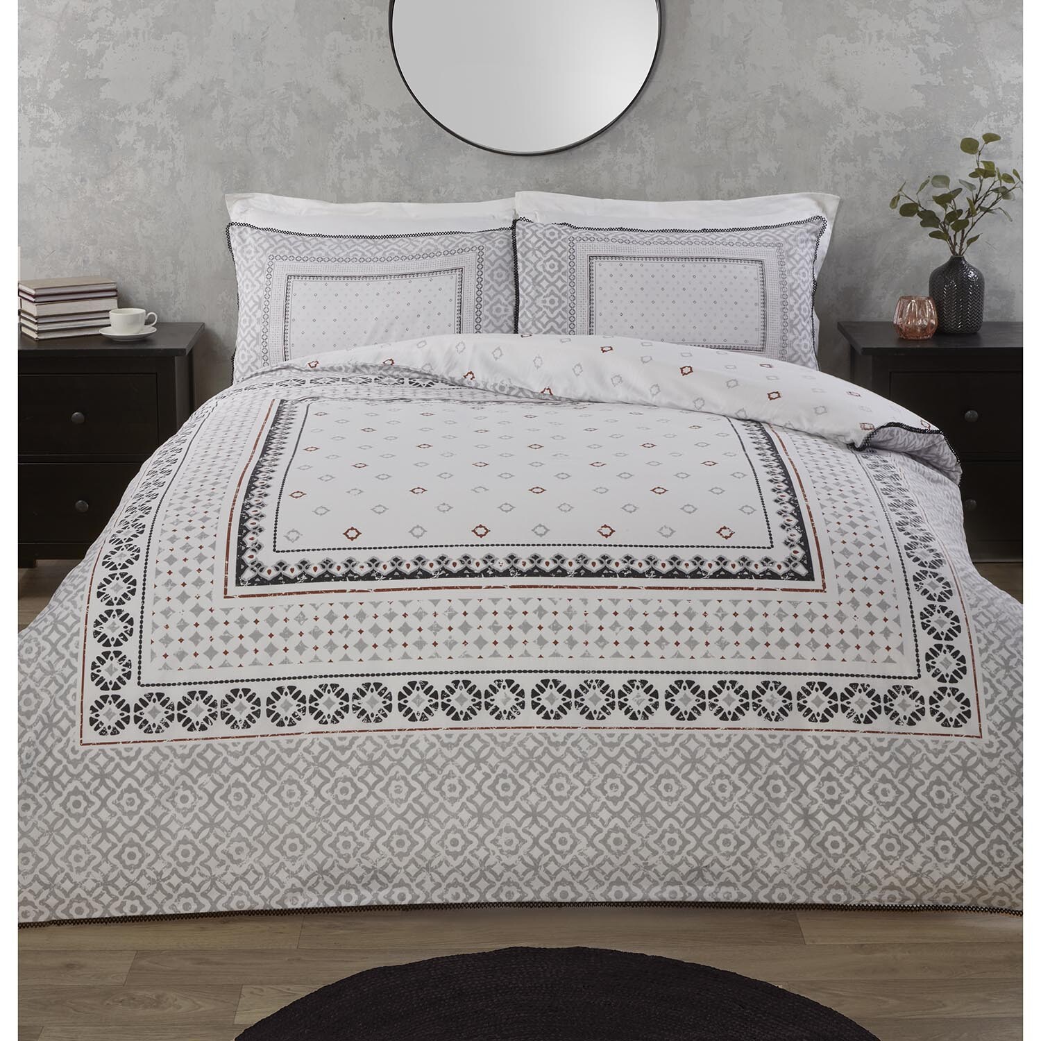 Metro Geo Fringe Duvet and Pillowcase Set - Super King size Image 1