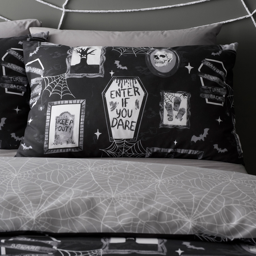 Enter If You Dare Duvet Set Black Single Image 5