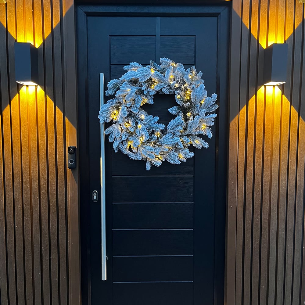 Shop Christmas wreaths & Garlands