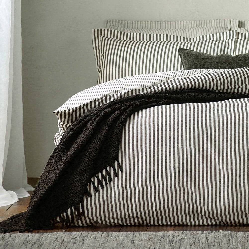 Yard Hebden King Size Melange Stripe Cotton Black Duvet Set Image 4