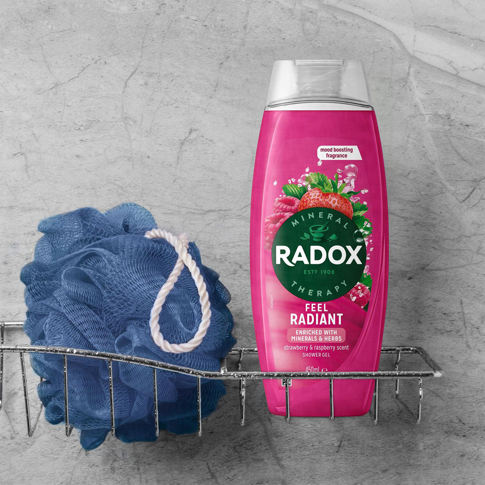 Radox Mineral Therapy Feel Radiant Strawberry and Raspberry Revitalising Shower Gel 450ml 6 Pack Image 2