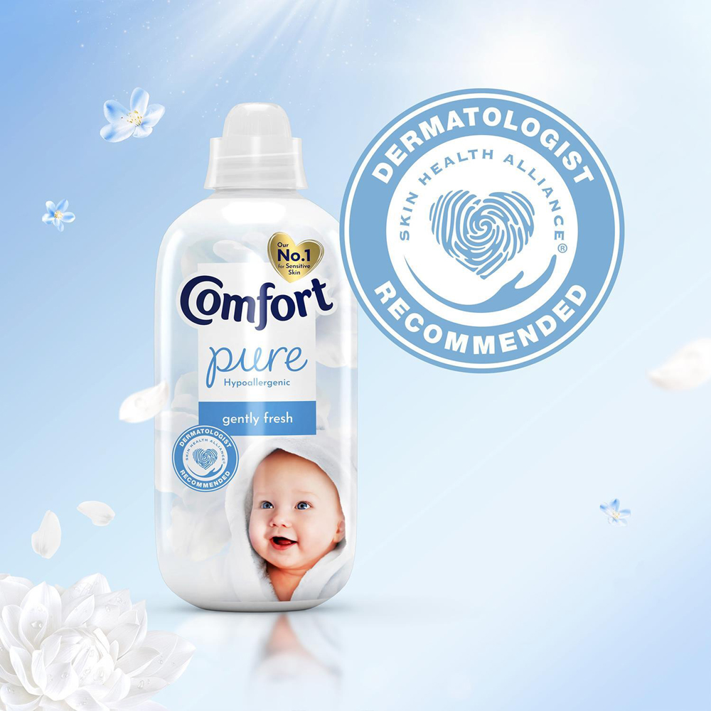 Comfort Pure Gently Fresh Hypoallergenic Fabric Conditioner 31 Washes 930ml 8 Pack Image 4