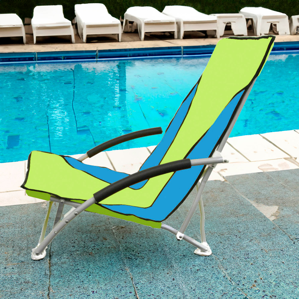 Green Folding Deck Chair with Foam Arms Image 1