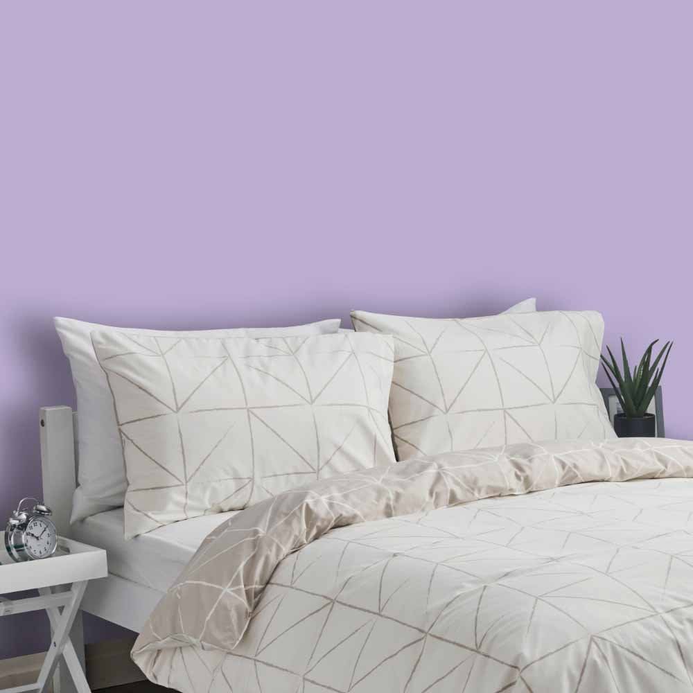 Wilko Walls & Ceilings Powder Purple Silk Emulsion Paint 2.5L Image 5