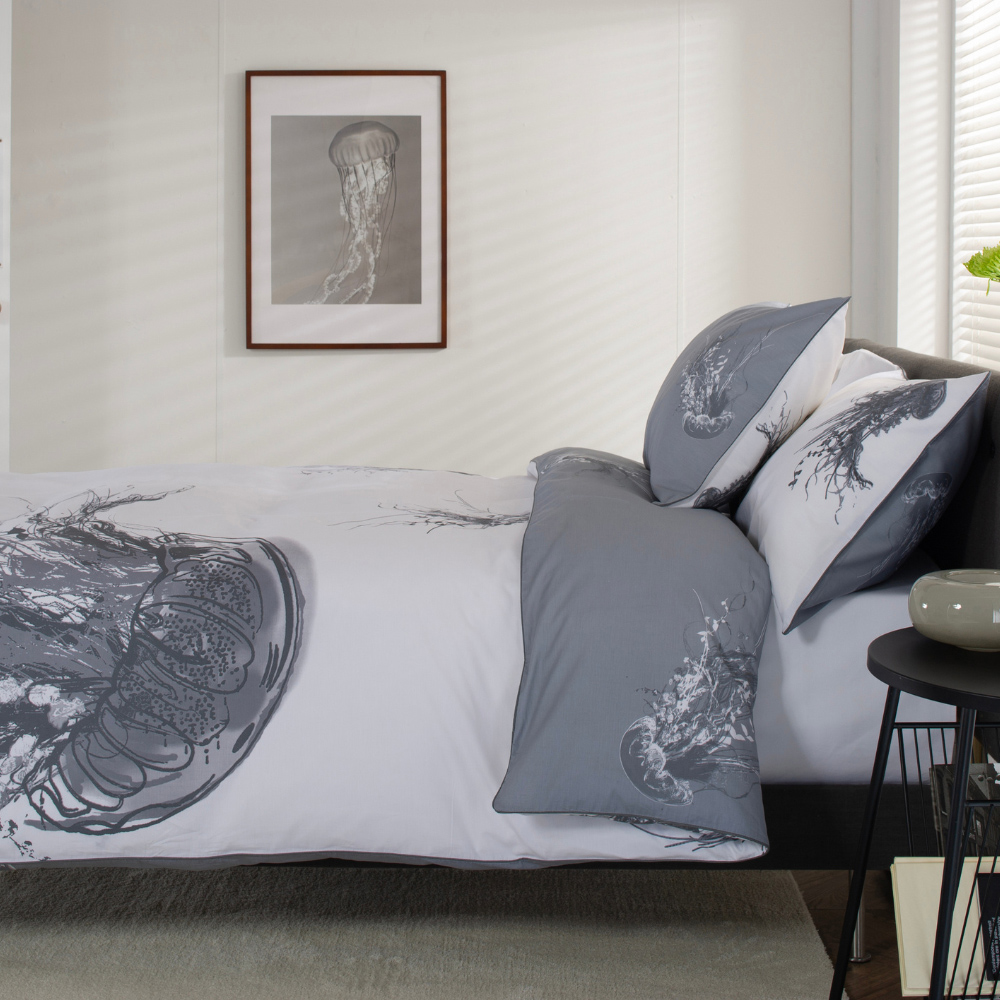 The Lyndon Company King Size Slate Grey Jellyfish Duvet Cover and Pillowcase Set Image 3